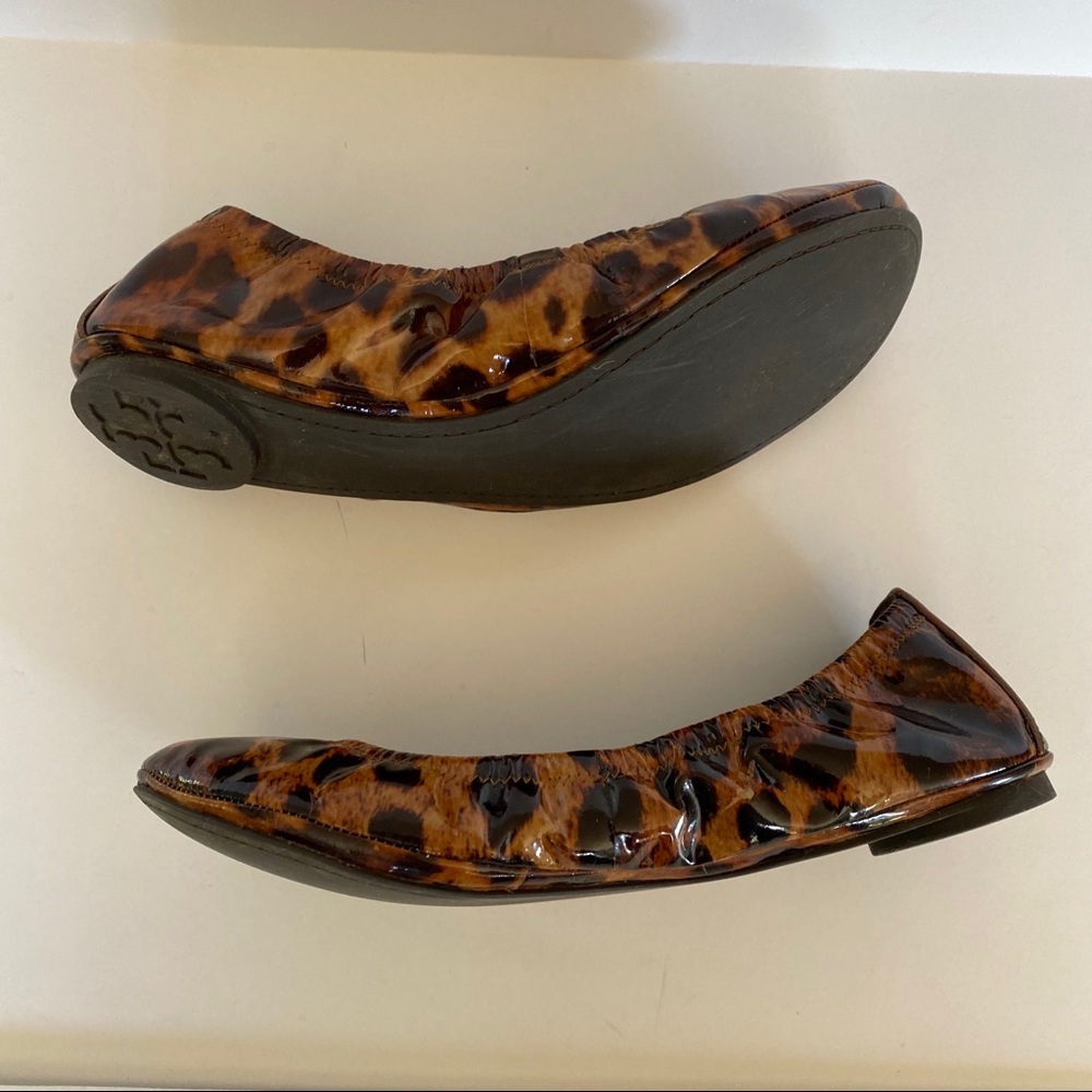 TORY BURCH Leopard Patent Flats Round Toe 6.5 - Picture 2 of 9